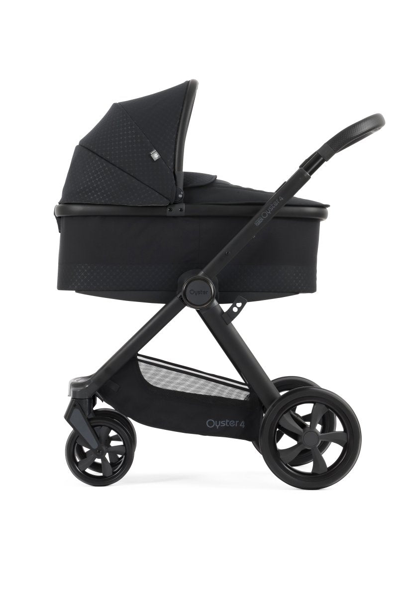 Oyster 4 Essential Bundle in Raven with Matt Black Chassis - Little Miracles Baby Boutique