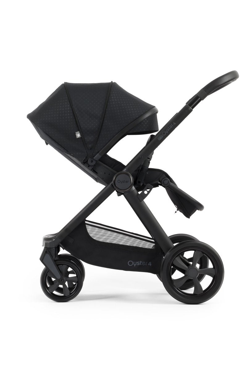 Oyster 4 Essential Bundle in Raven with Matt Black Chassis